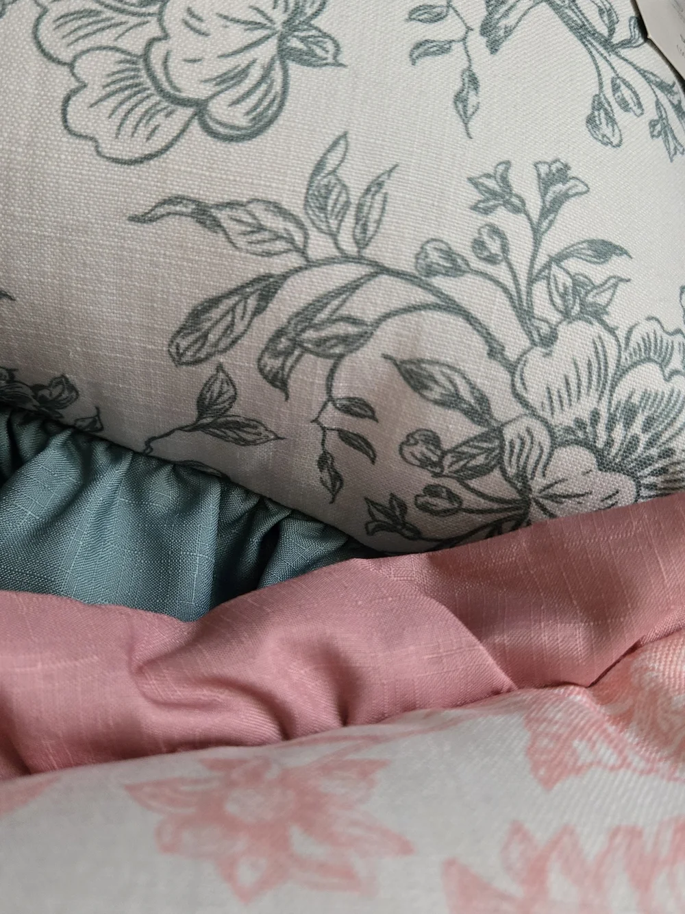N/A decorative bow
